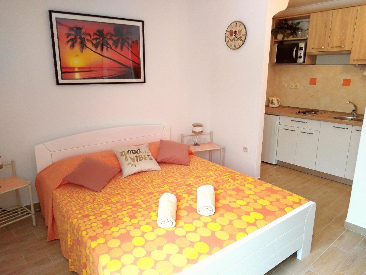 Apartments Green & Orange ฮวาร์ ภายนอก รูปภาพ