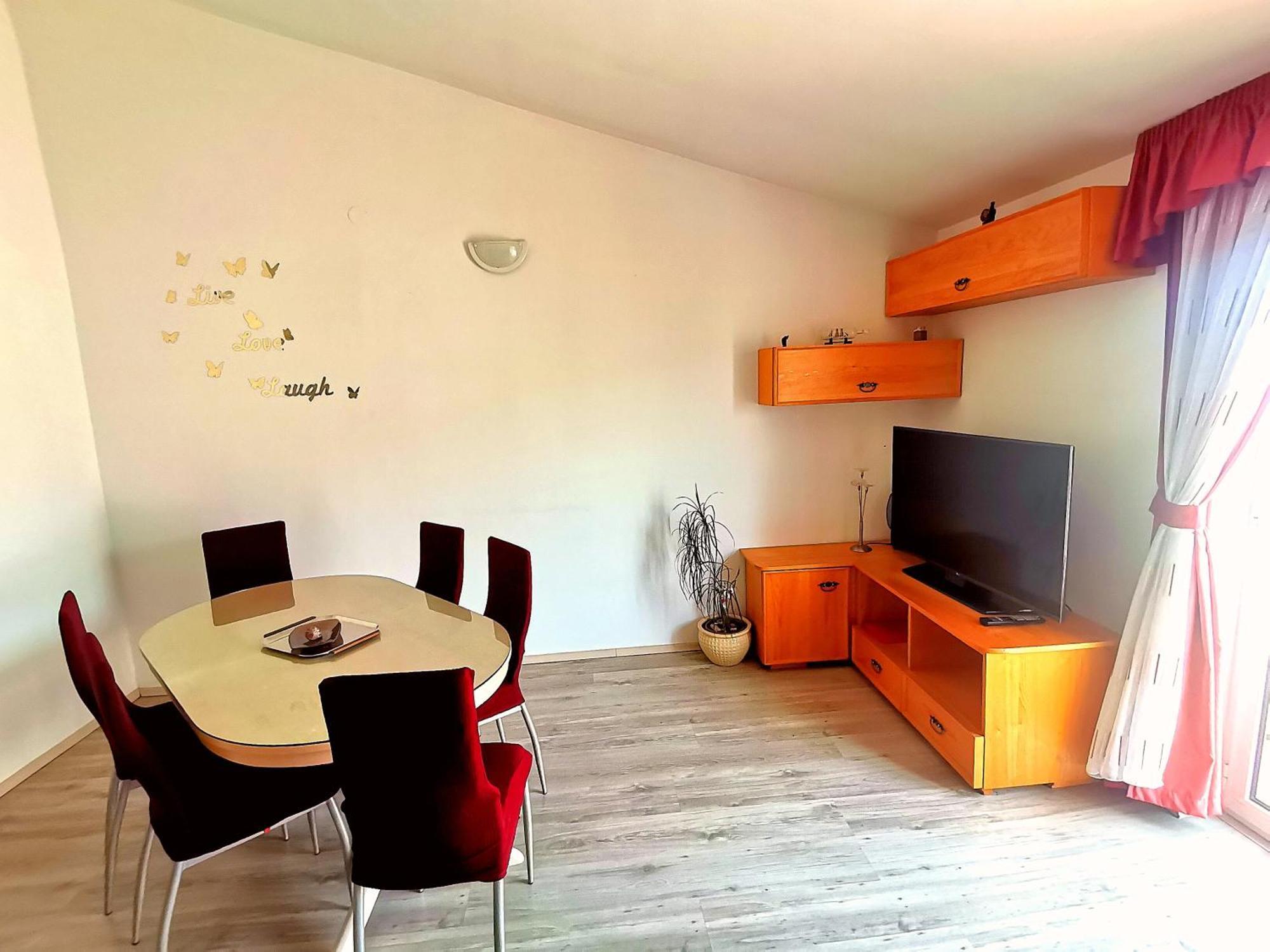Apartments Green & Orange ฮวาร์ ภายนอก รูปภาพ
